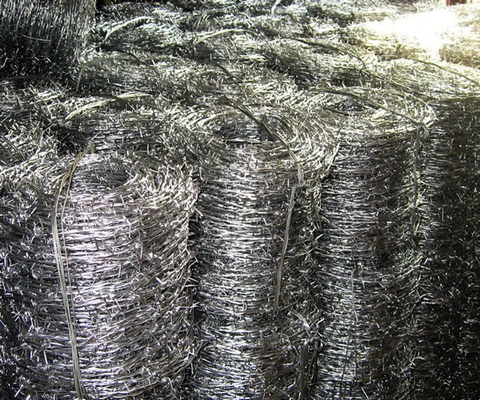 سیم خاردار سیم خاردار 12 گیج بافته شده دوبل BWG12xBWG12 ضد زنگ